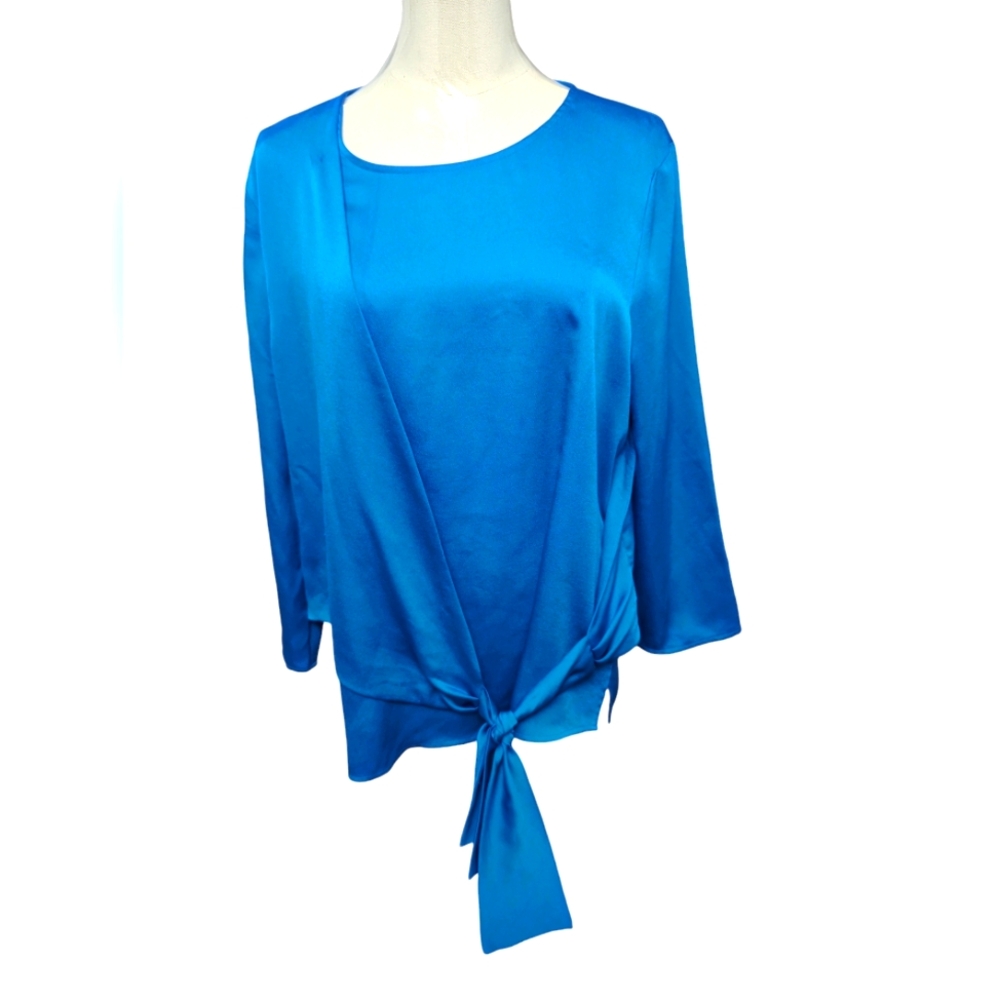 Reg $90 Vince Camuto Blue Soft Blouse size M